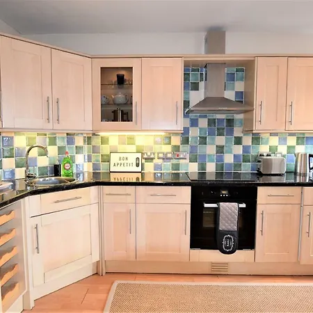 3 Bedroom Apartment, Gloucester Rd Bristol
